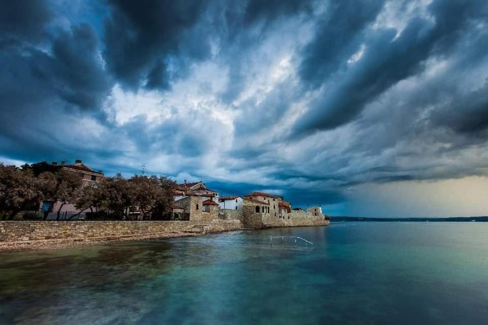 Apartments Reinic Novigrad Istria Esterno foto