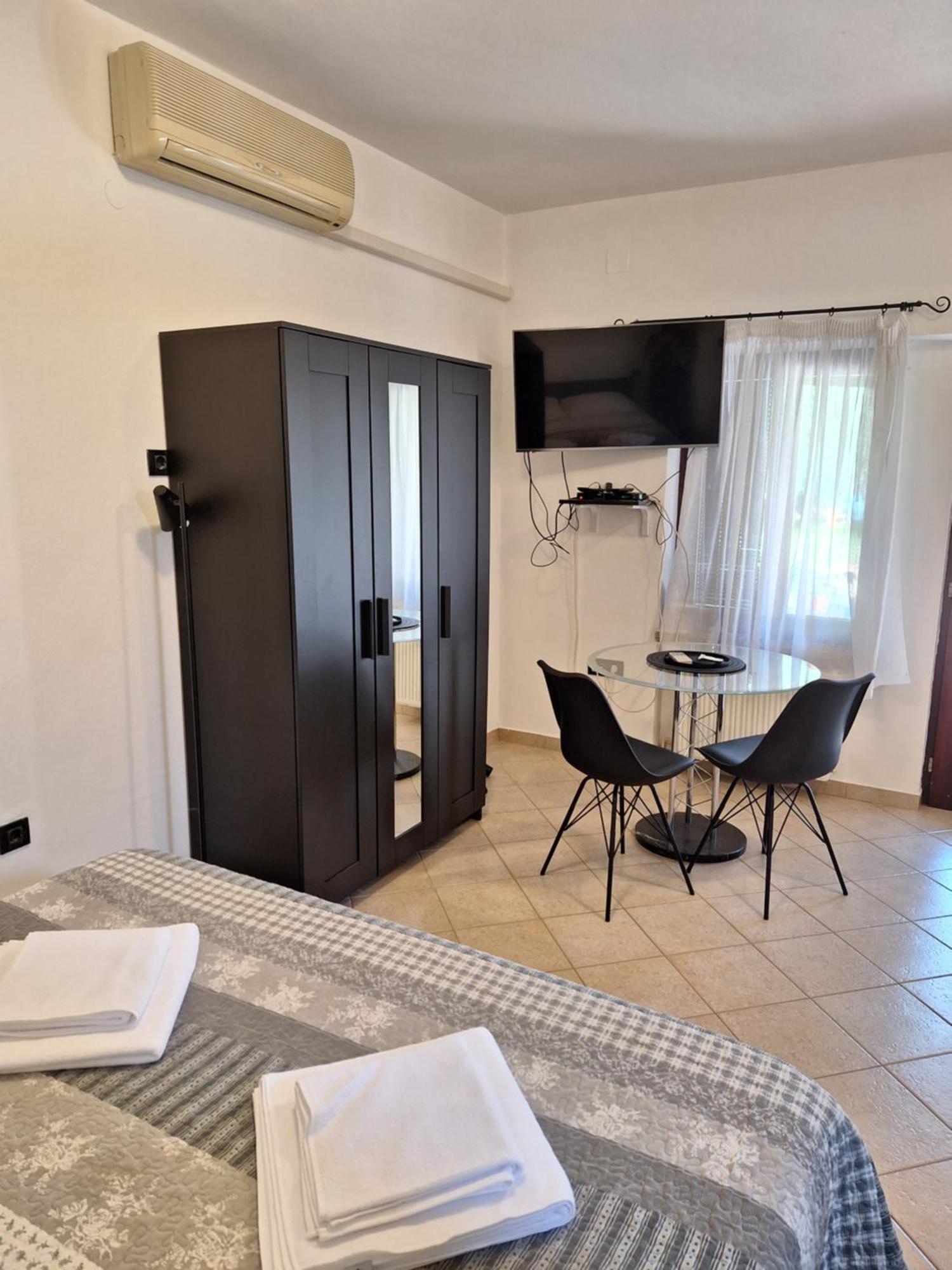 Apartments Reinic Novigrad Istria Esterno foto